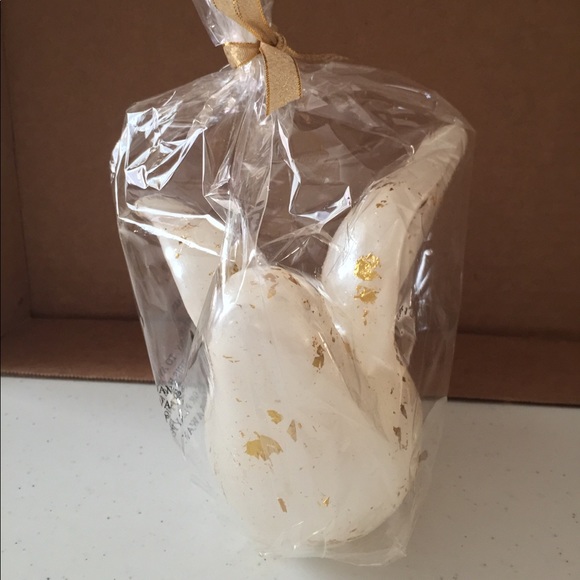 🐬 CLEARANCE ITEM: 🌟 HP ⭐️ 🆕 Large Dove Candle with Golden Foil Accents 🕊 - Picture 3 of 11